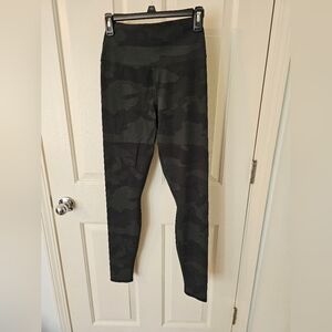 Alo Yoga Women's High-Waist Vapor Legging Camo Camouflage Size M